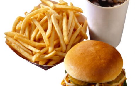 על הקשר בין השמנה לבין הדינמיקה הבין אישית בארוחות משפחתיות