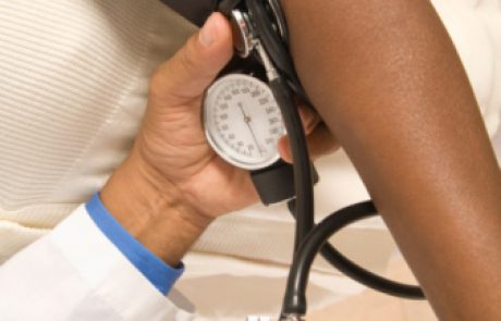 איזון לחץ דם – דיון מקרה אישה בת 75 עם יתר לחץ דם מאמר מתוך NEJM (שאלת CME)