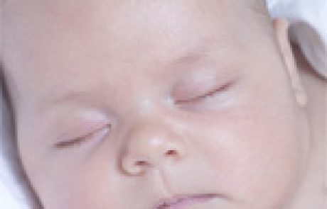 מקרה קצר: תינוק בן 34 יום עם אי שקט ועם חום (CME)